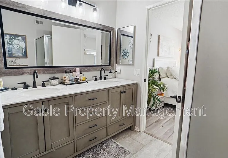 20305 Rue Crevier #585 — Photo 10