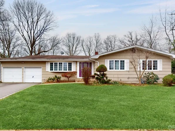 17 Timber Rd, Edison, NJ 08820