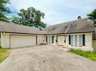 713 Brook Hollow Dr, Conroe, TX 77385