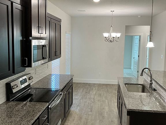 4th image of 669 The Cottages Dr