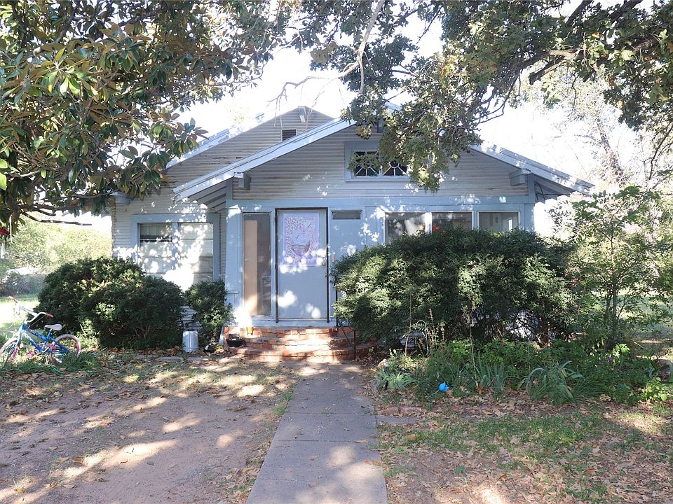 1st image of 207 S Winkler St