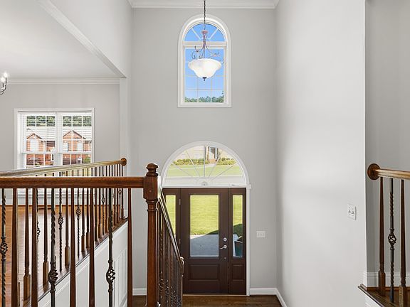 5th image of 132 Oaklyn Hills Dr