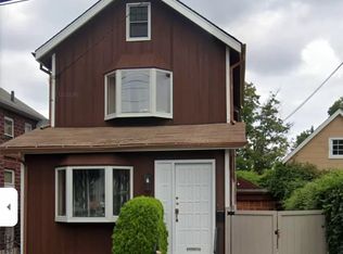 1319 139th St, Whitestone, NY 11357