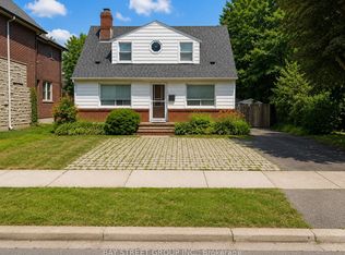 9 Glenborough Park Cres, Toronto, ON M2R2G4