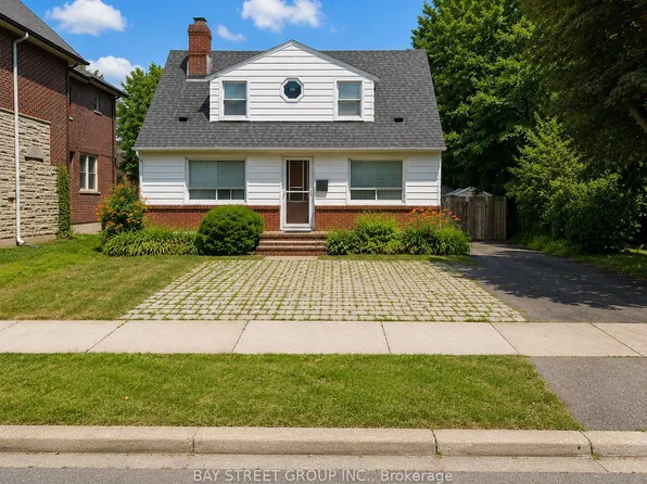 9 Glenborough Park Cres, Toronto, ON M2R 2G4
