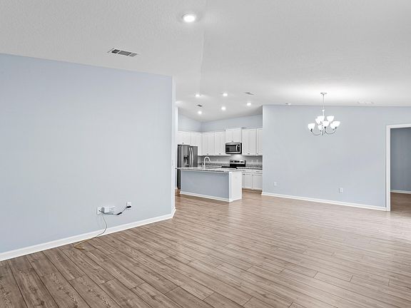 4th image of 268 Marquis Way