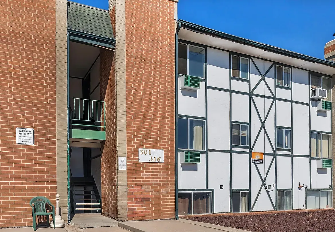 Remington Apartments — Photo 2