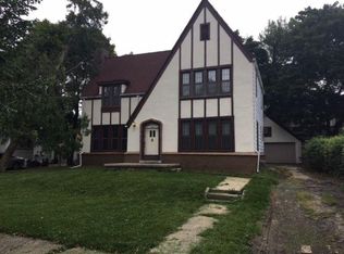 208 E Iroquois Rd, Pontiac, MI 48341