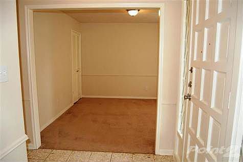 Entry to Formal Dining