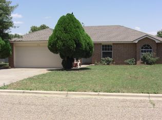 3706 Sides St, Plainview, TX 79072