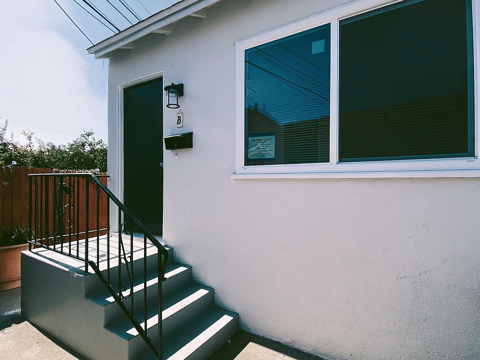 Charming private entrance
