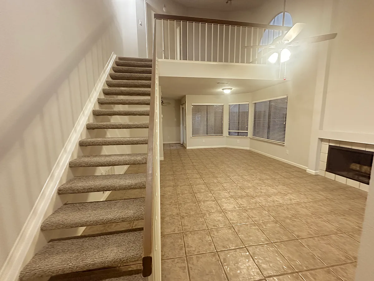 Building Photo - 511 Ranch Trl #117