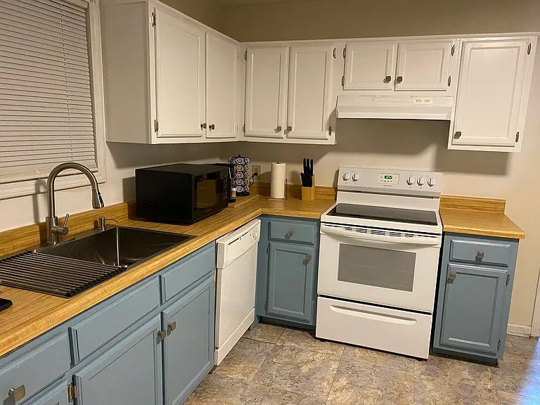 489 Penny Ln — Photo 2