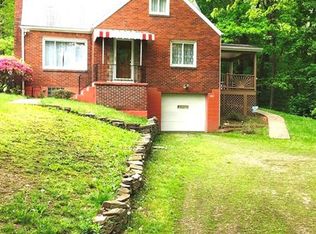 2650 Oakhill Dr, South Park, PA