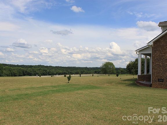 3rd image of 1185 Morningstar Lake Rd