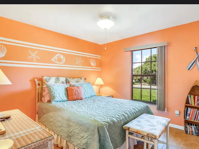 1228 Lastrada Ln — Photo 11