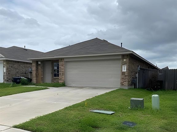 3rd image of 14687 Canyon Pines Ln