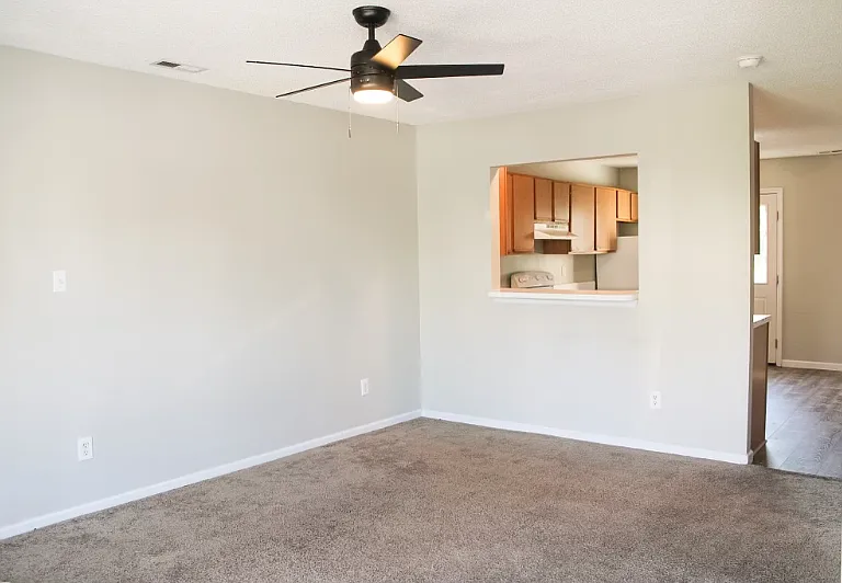 1996 W Brandymill Ln — Photo 3