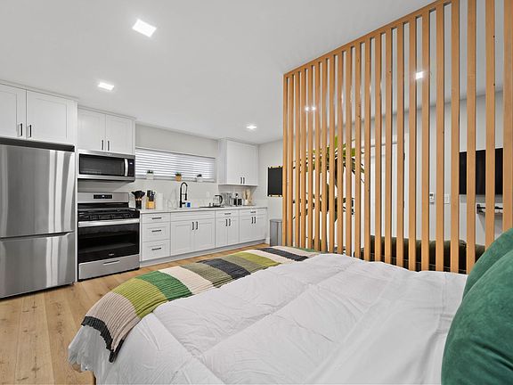 3rd image of 3021 E 10th St