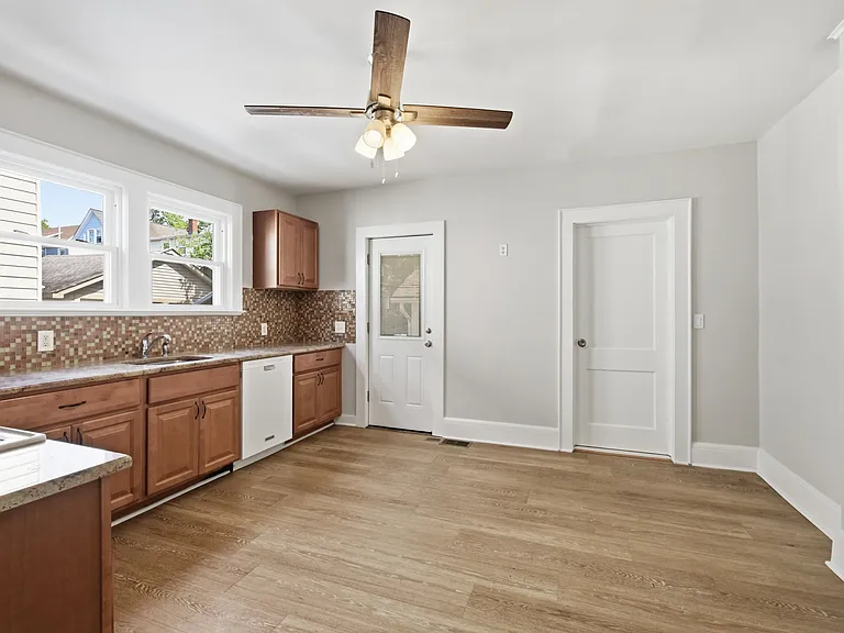 Kitchen 2