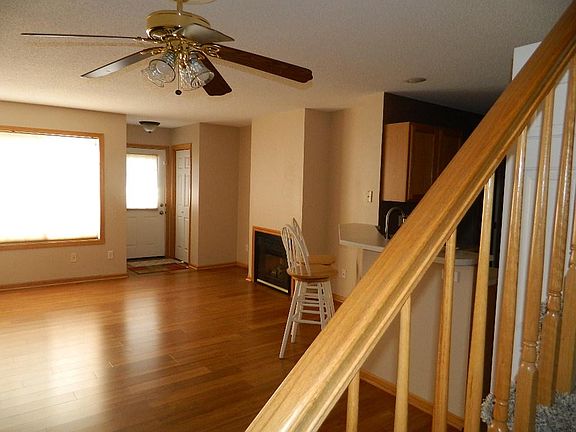 2nd image of 6855 Woodland Ave Unit 1105