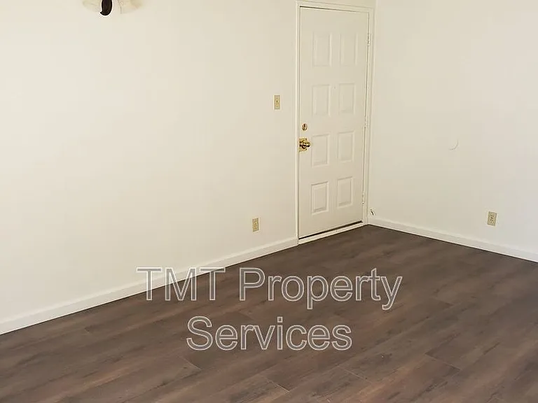 2743 2nd Ave #6 — Photo 5