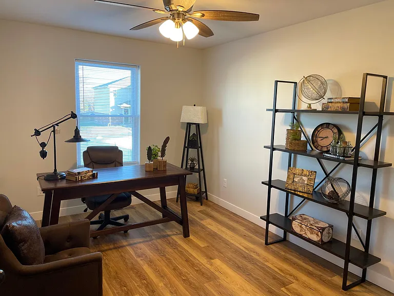1915 S Maple Tree Ln #1 — Photo 10
