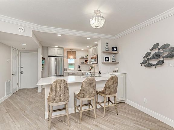 4th image of 2110 Benjamin Franklin Dr #402SEA