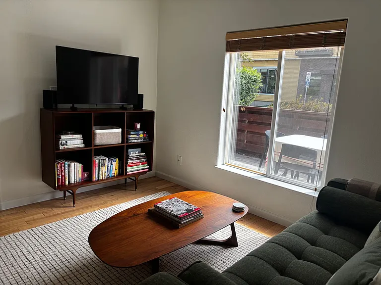 139 NW Broadway St — Photo 19