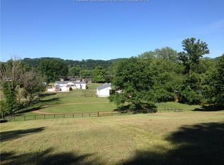 2207 Winfield Rd, Winfield, WV 25213