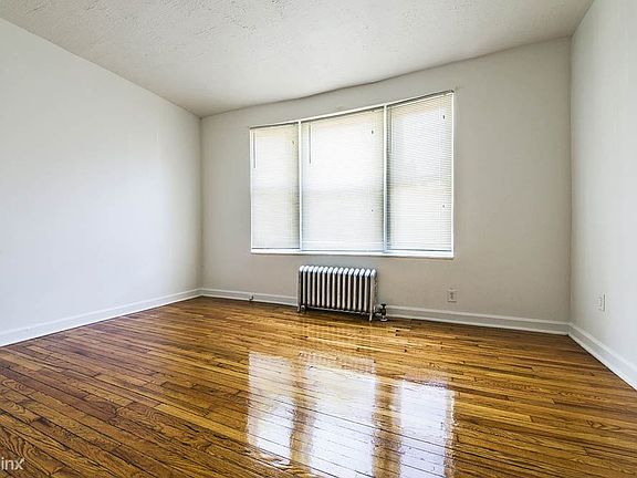 148 N La Crosse Ave Apartments Chicago Bedroom_6