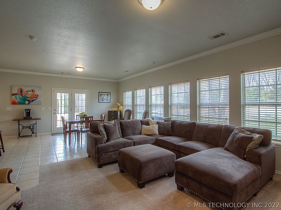 5th image of 1241 W 141st St