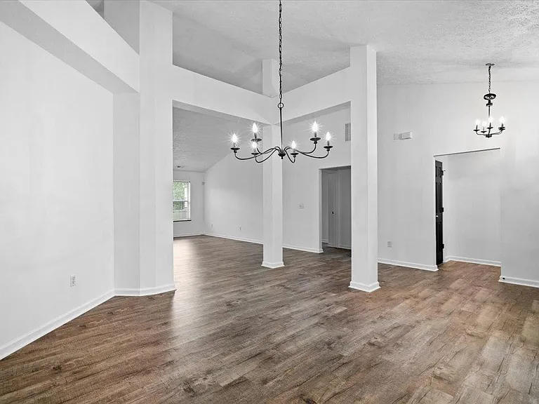 1429 Softwind Dr — Photo 5
