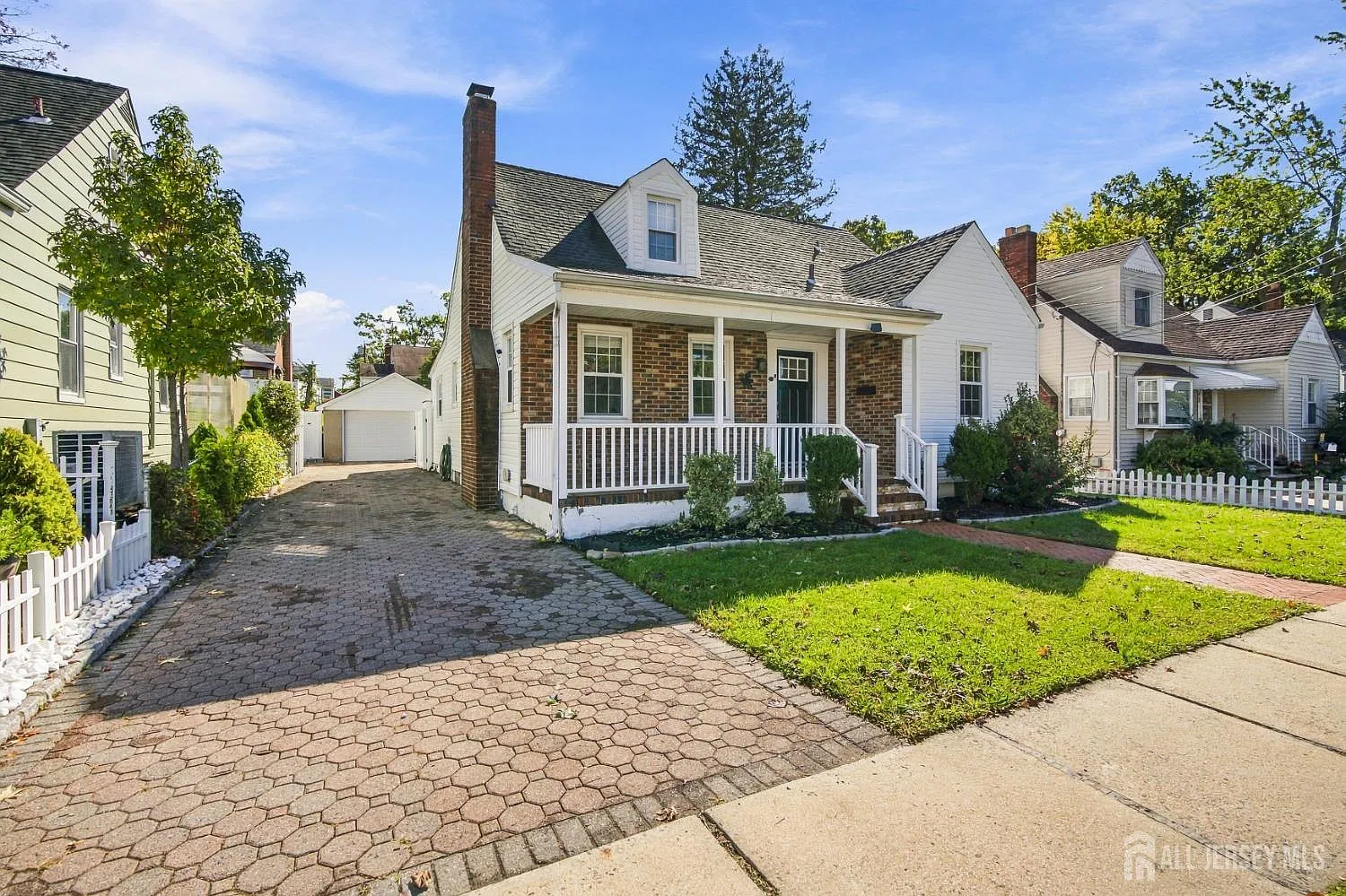 4 bed, 3.0 bath, $3,499 — Photo 2