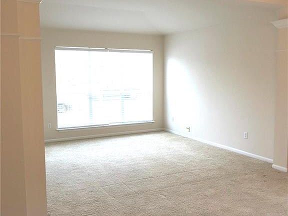 4th image of 509 Weeping Willow Dr