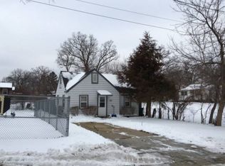 916 Kenilworth Dr, Round Lake Beach, IL 60073