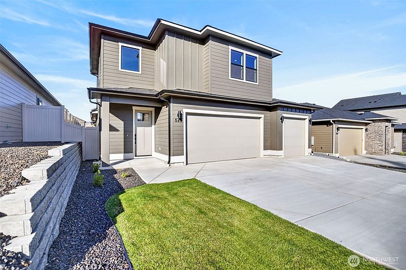 2nd image of 563 S Oasis Loop