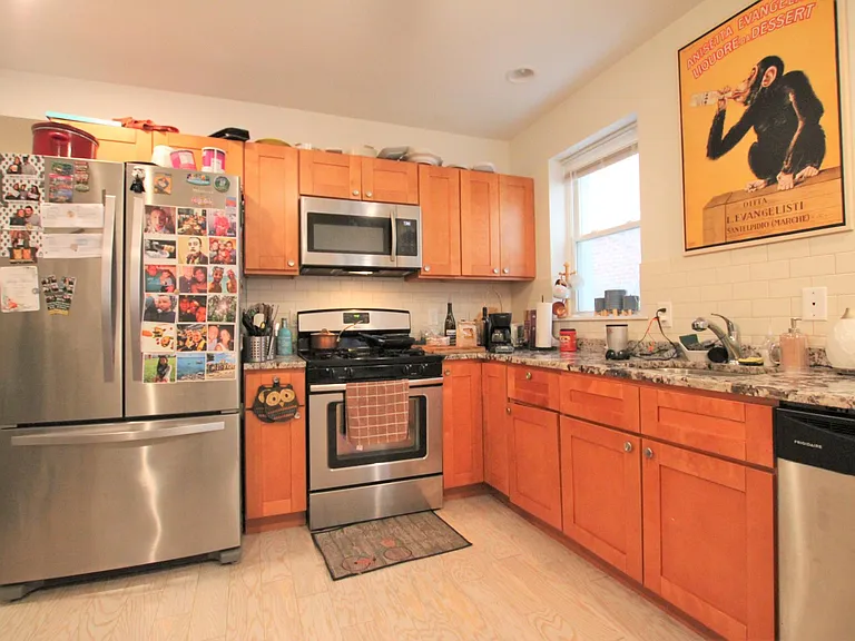 1627 Wallace St #1R — Photo 3