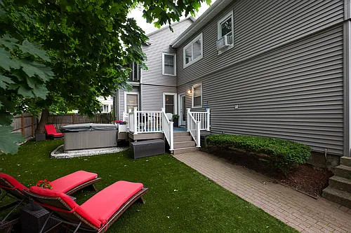 13 Saint James St Photo 1