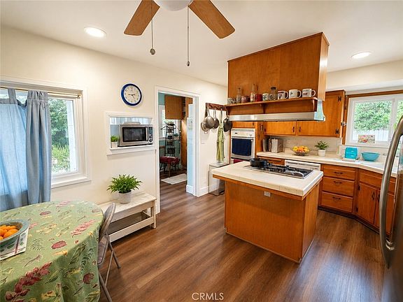 4th image of 3155 Willard Ave