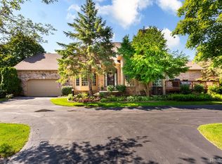 1953 Clearwood Ct, Shelby Township, MI 48316