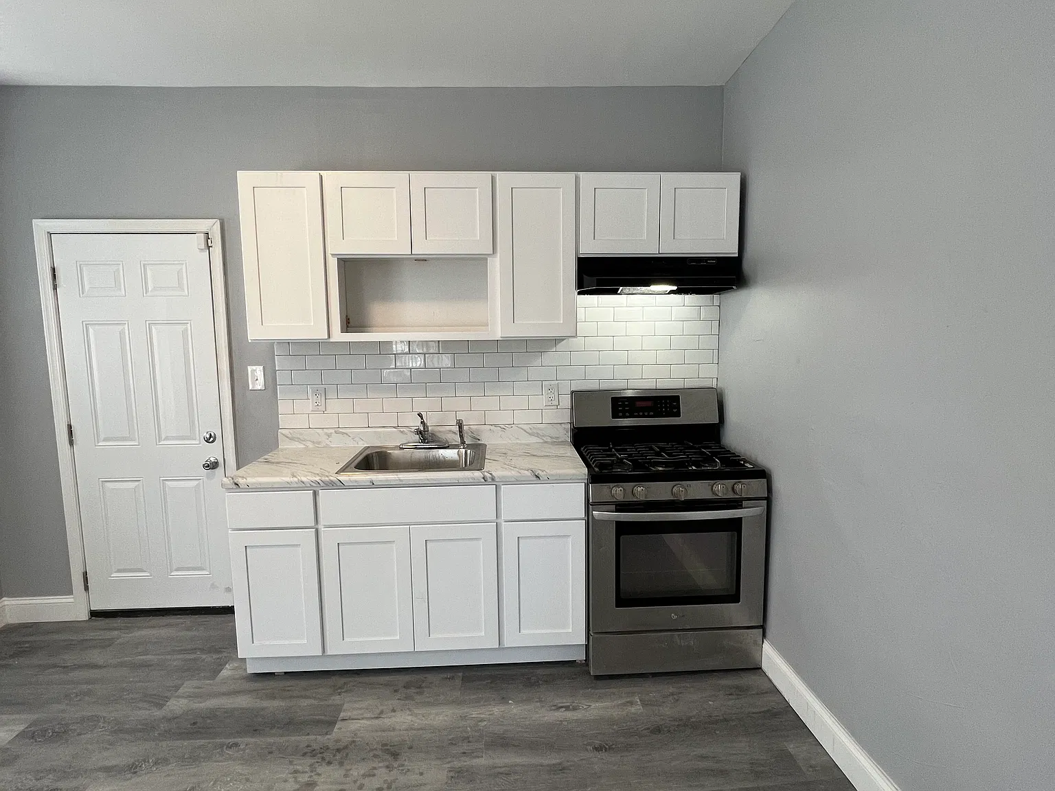 5475 Spring St — Photo 3