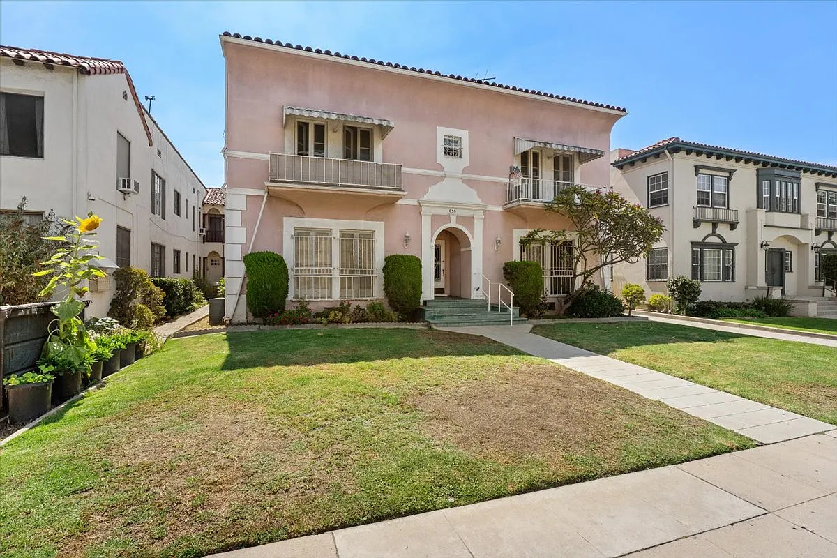 1 bed, 700 sqft, $1,995 — Photo 2