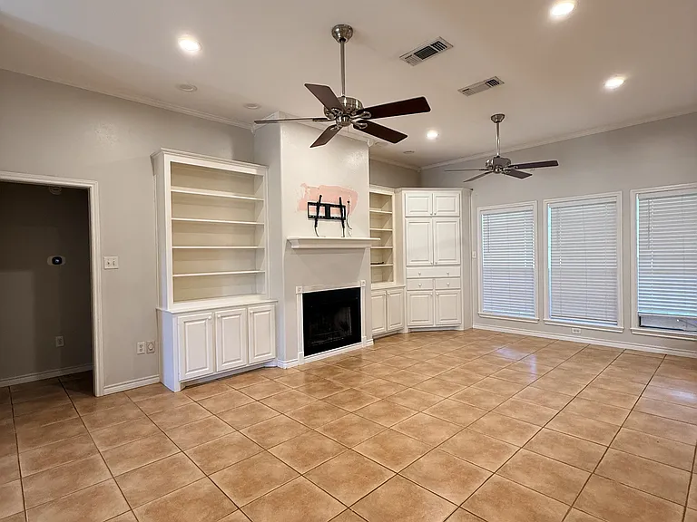 1014 Redbud Ave — Photo 7