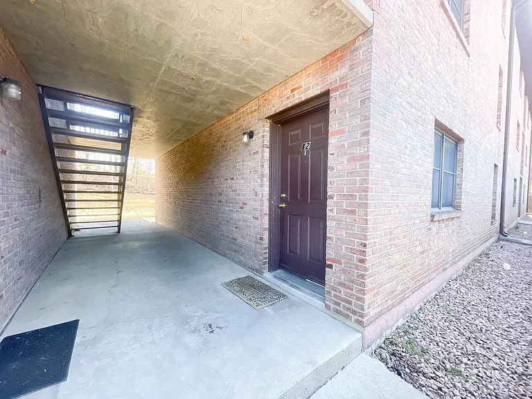 1547 Belair Dr — Photo 7