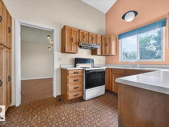 2nd image of 18311 77th Ave NW