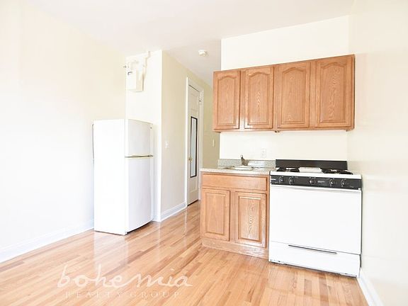 2nd image of 450 W 162nd St APT 1E