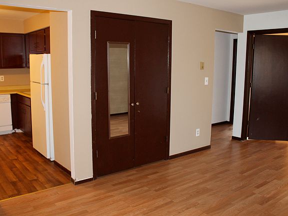 2nd image of 4555 Trevor Cir APT 5