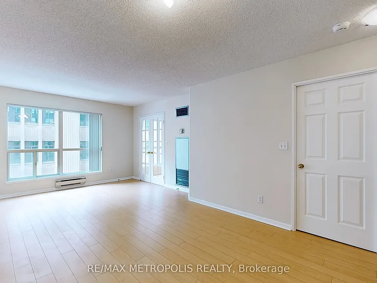 7 Carlton St #810 — Photo 15