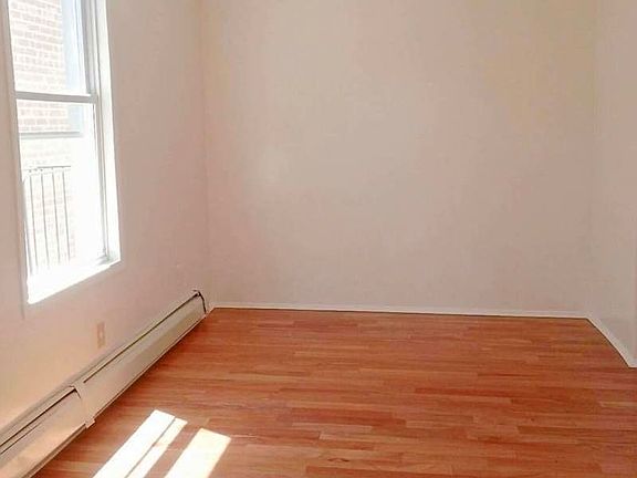 5th image of 943 E 229th St APT 3R